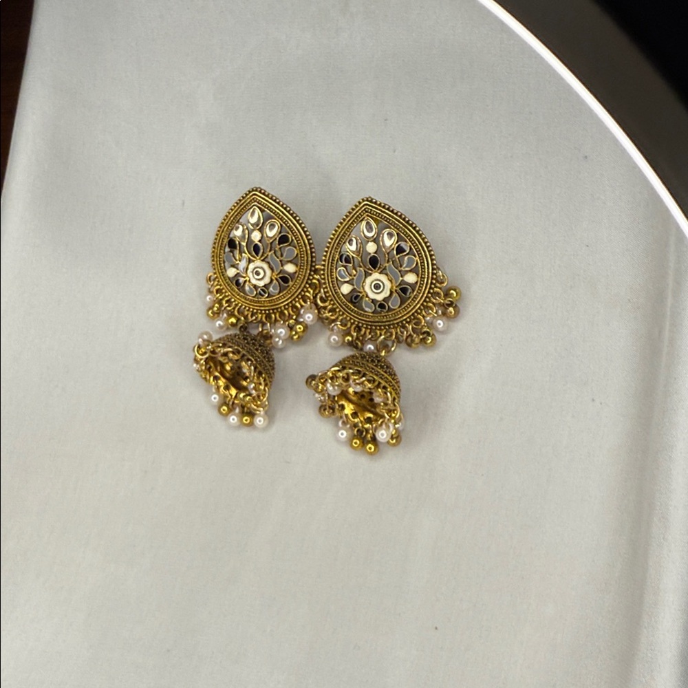 Black Gold Jumka